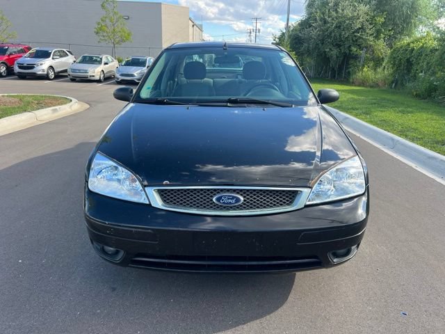 Used 2006 Ford Focus ZX4 Sedan FWD image 2
