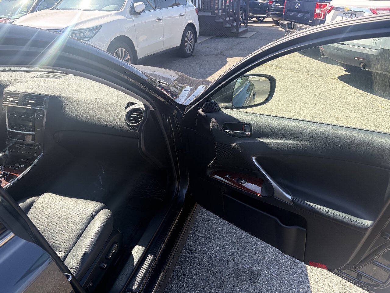 Used 2007 Lexus IS 250 AWD w/ Preferred Accessory Pkg image 9