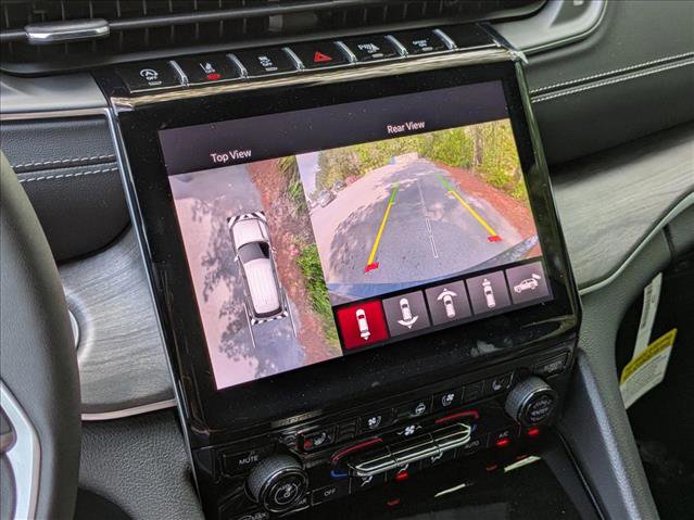 New 2025 Jeep Grand Cherokee Limited w/ Luxury Tech Group II image 13