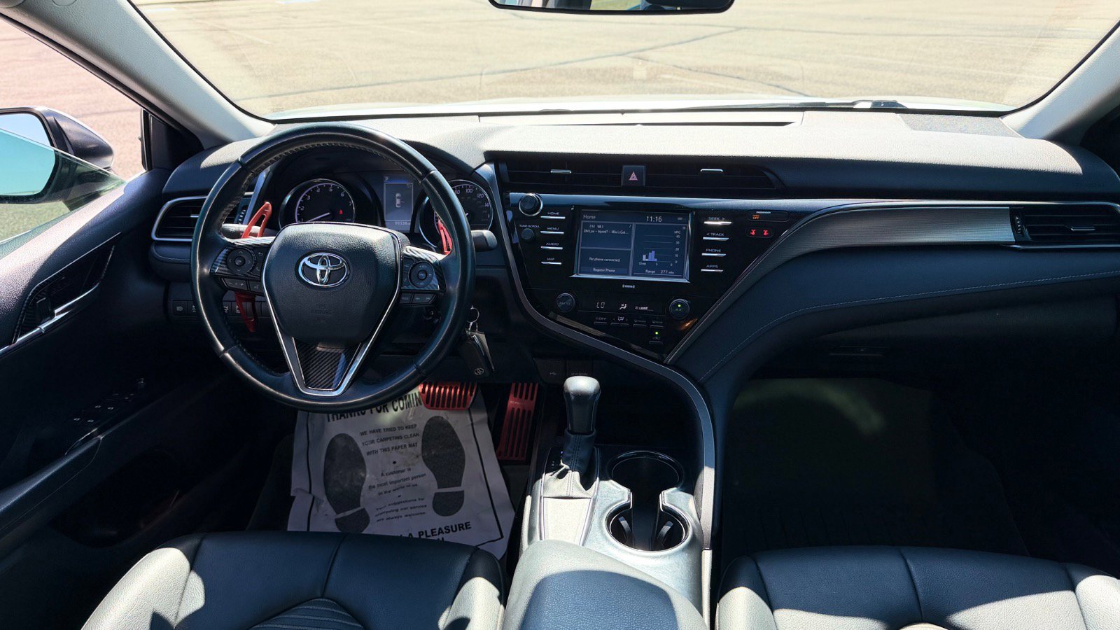 Used 2020 Toyota Camry SE image 19