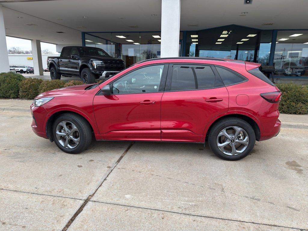 Used 2024 Ford Escape ST-Line image 9