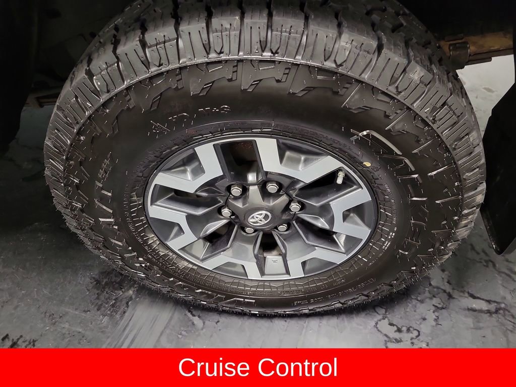 Used 2016 Toyota Tacoma TRD Off-Road w/ Premium & Technology Package image 11