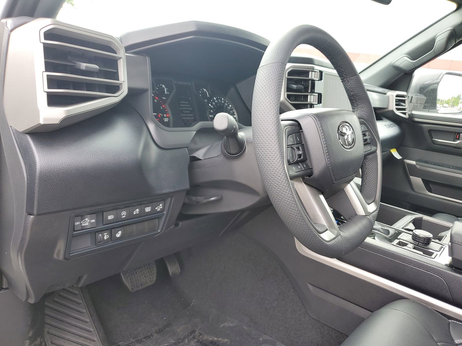 Certified 2026 Toyota Tundra SR5 w/ SR5 Premium Package AWD/4WD image 18