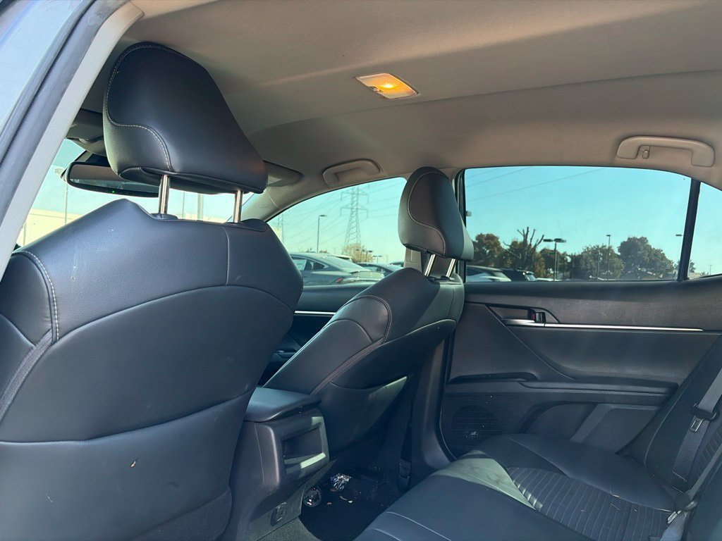 Used 2019 Toyota Camry SE w/ Convenience Package FWD image 7