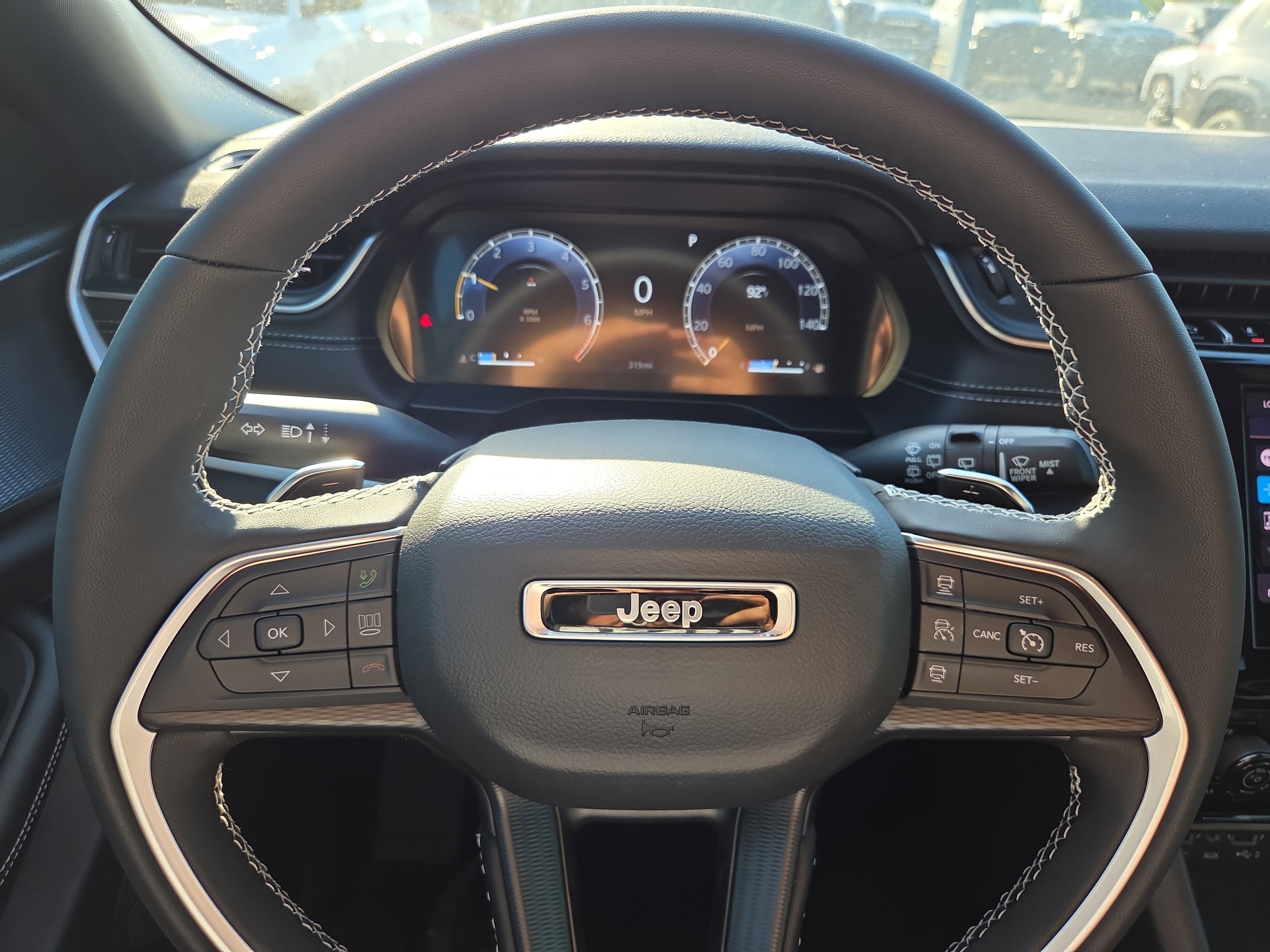 New 2025 Jeep Grand Cherokee Altitude image 9