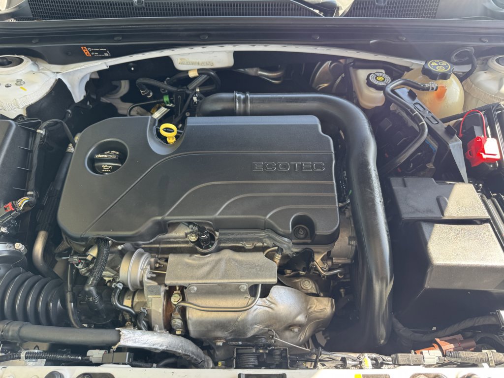 Used 2022 Chevrolet Malibu LT image 38