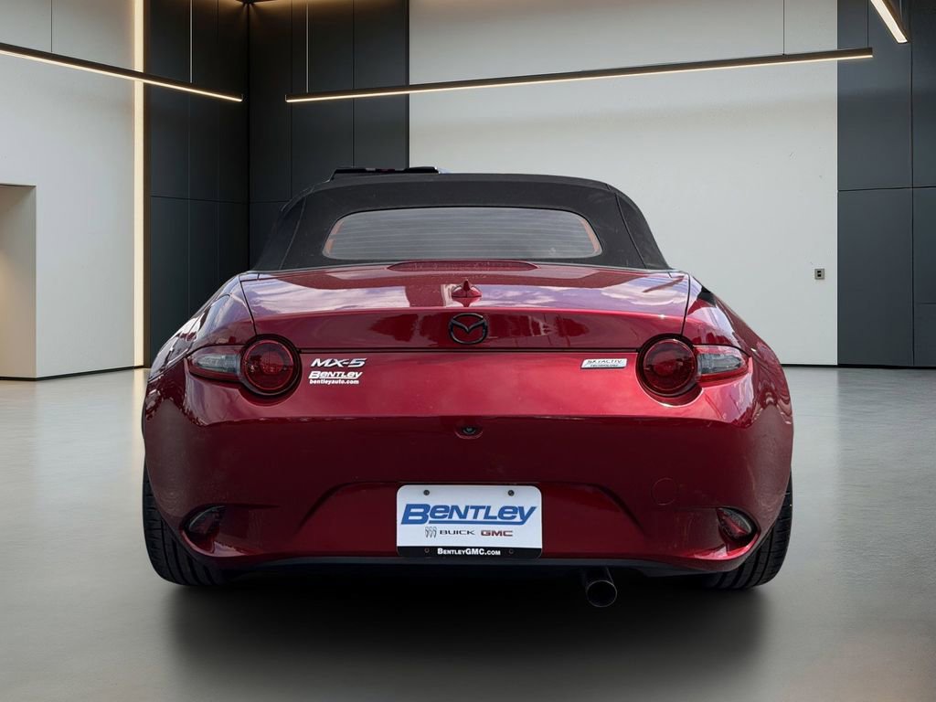Used 2019 MAZDA MX-5 Miata Grand Touring w/ GT-S Package RWD image 4