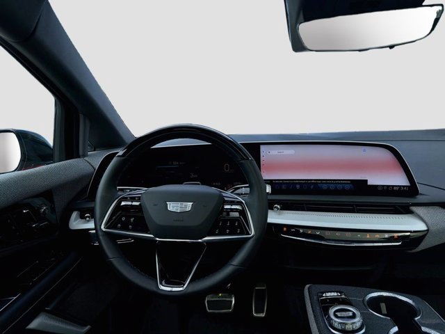 Certified 2025 Cadillac Optiq Sport 2 w/ LPO, Floor Liner Package AWD/4WD image 24