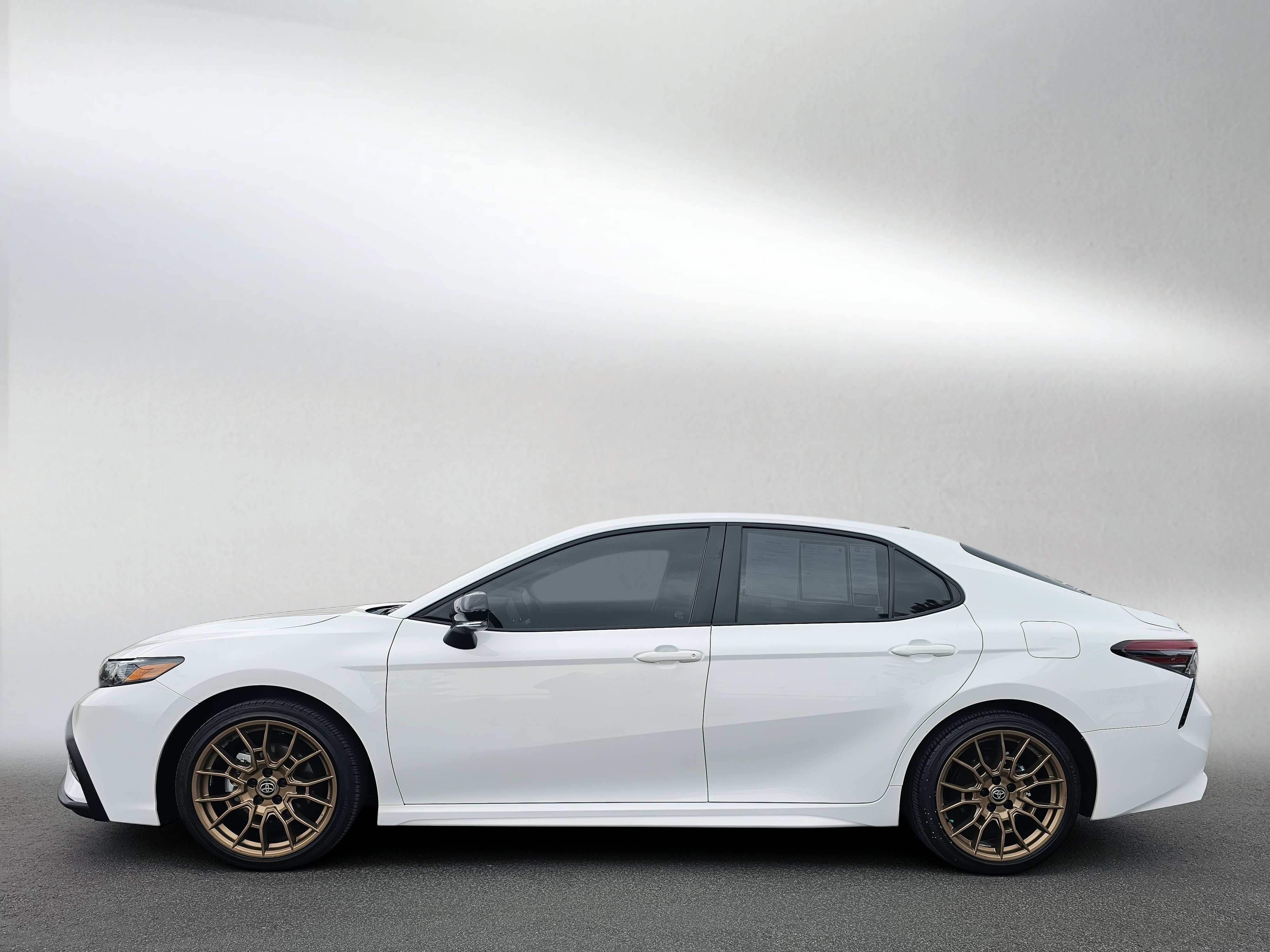 Used 2024 Toyota Camry SE w/ Convenience Package AWD/4WD image 2