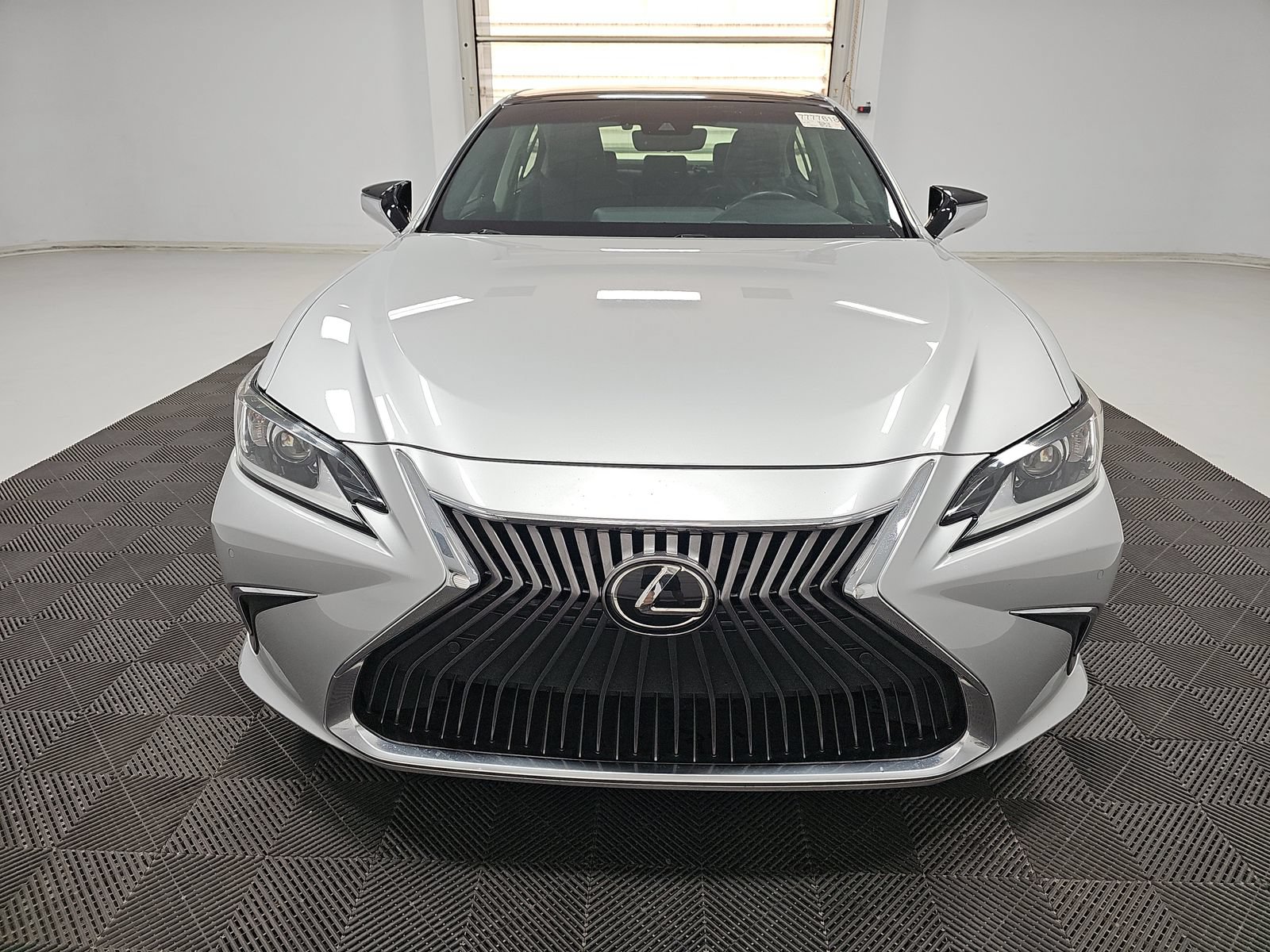 Used 2019 Lexus ES 350 w/ Premium Package FWD image 2