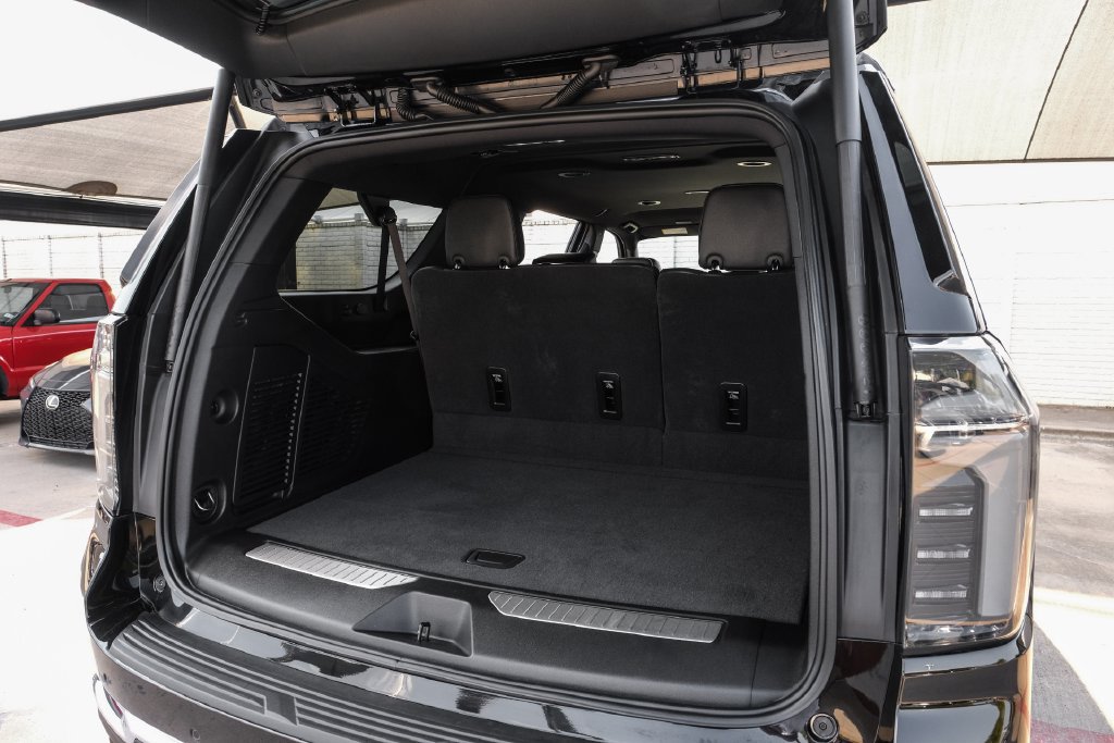Used 2026 Chevrolet Suburban Premier RWD image 56