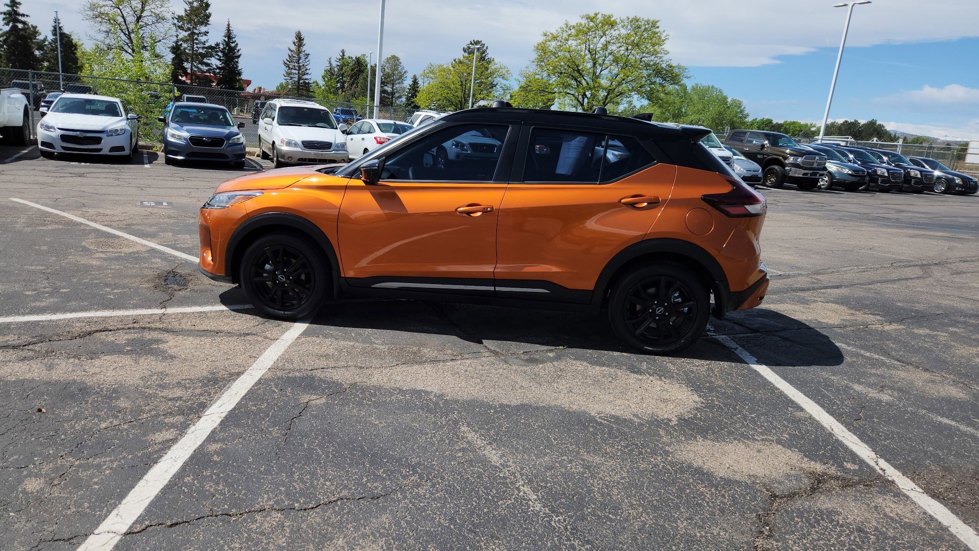 Used 2024 Nissan Kicks SR w/ SR Premium Package FWD image 6