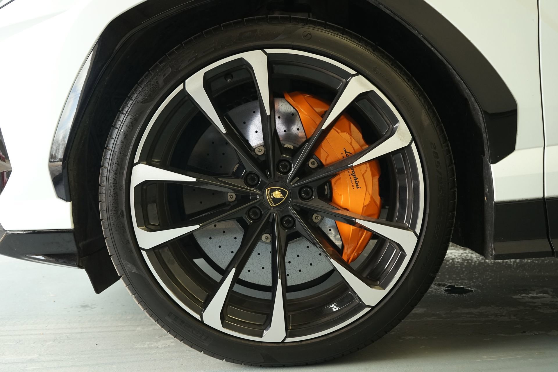 Used 2021 Lamborghini Urus image 32