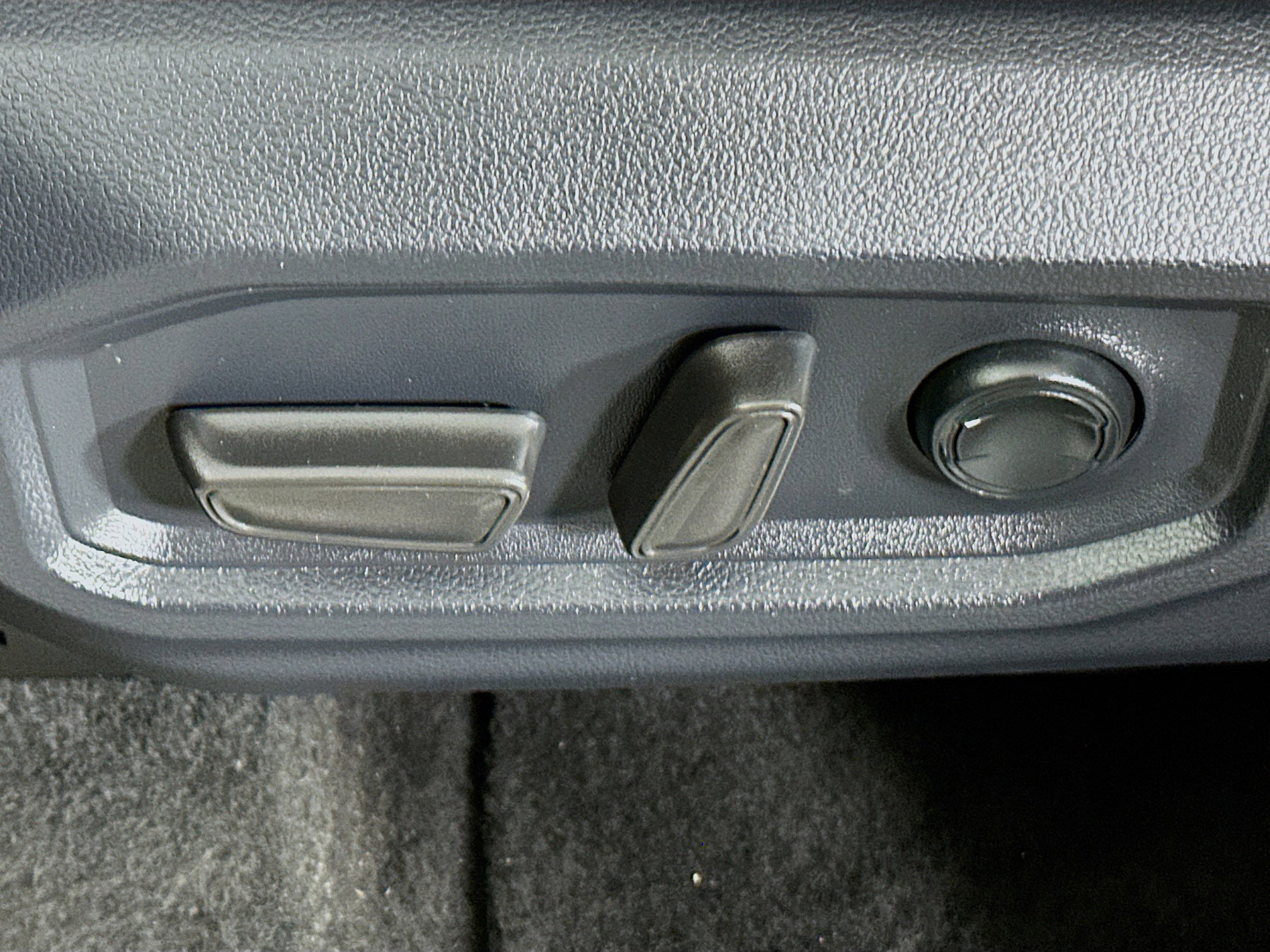 Used 2025 Toyota Tundra Limited w/ TRD Off-Road Package image 13