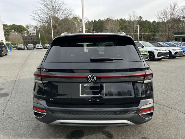 New 2026 Volkswagen Taos SE FWD image 4
