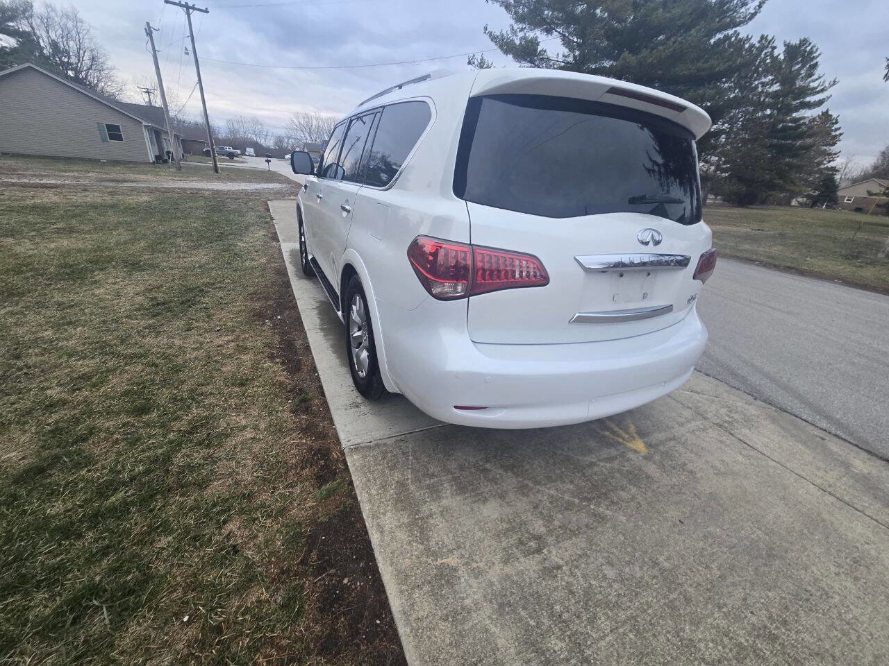 Used 2011 INFINITI QX56 2WD w/ Theater Pkg image 8