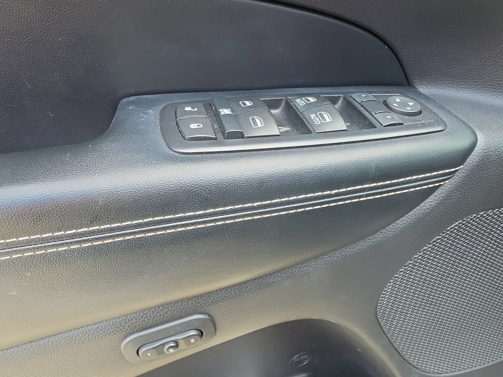 Used 2017 Jeep Grand Cherokee Limited RWD image 14