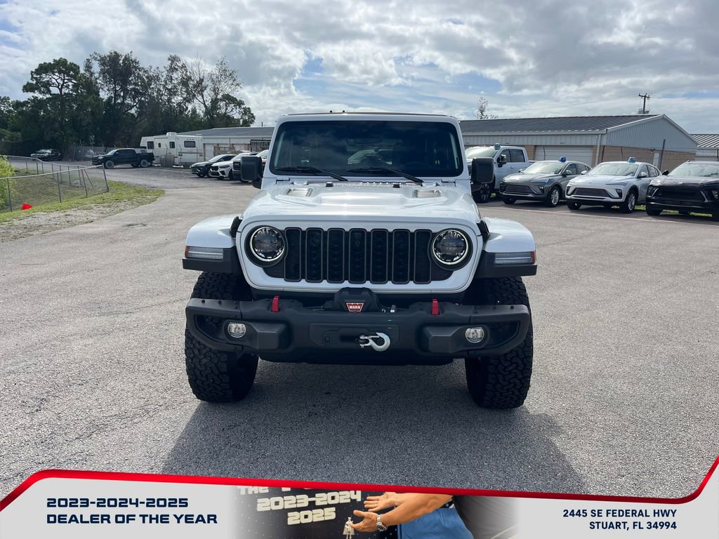 Used 2024 Jeep Wrangler Unlimited Rubicon image 2