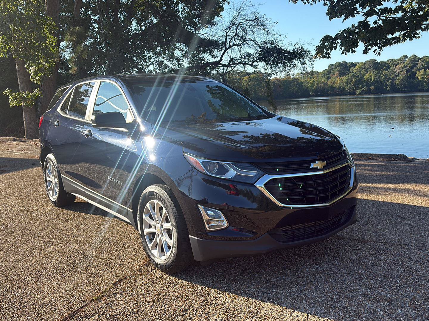 Used 2020 Chevrolet Equinox LS w/ LS Convenience Package FWD image 1