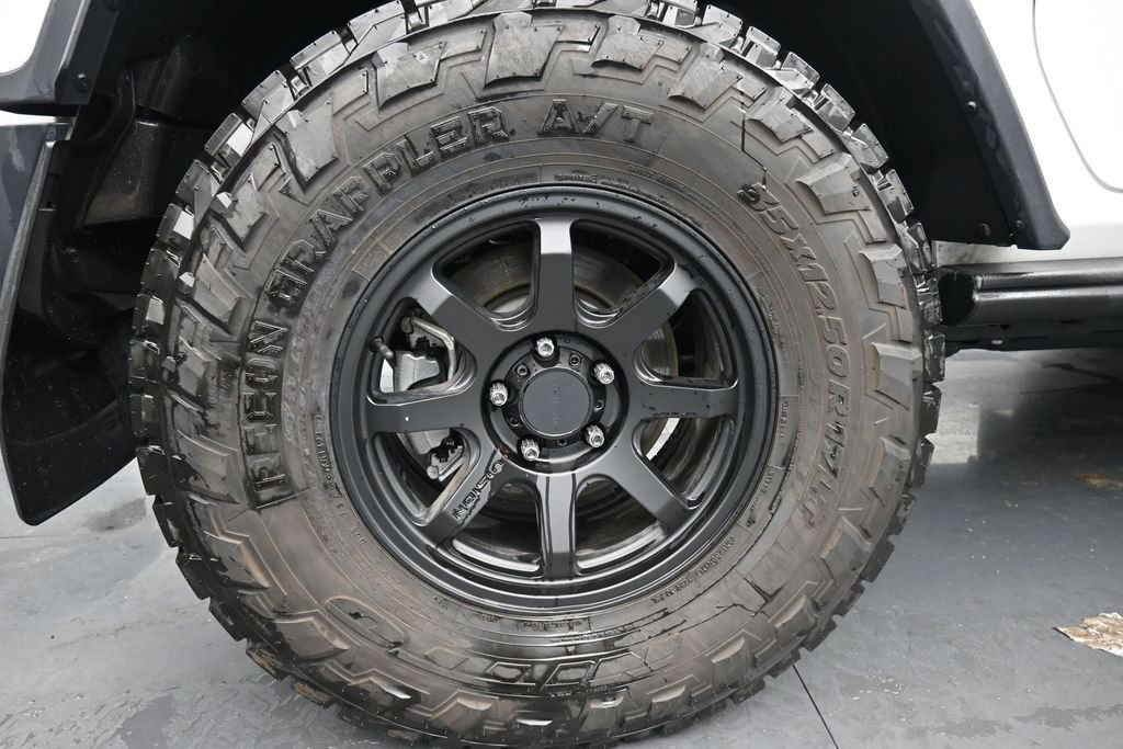 Used 2024 Jeep Wrangler Rubicon AWD/4WD image 10
