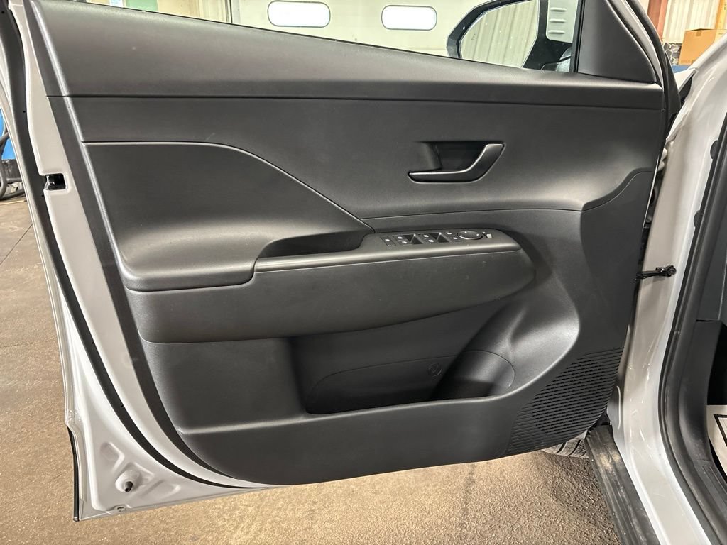 Used 2026 Hyundai Kona SE AWD/4WD image 18