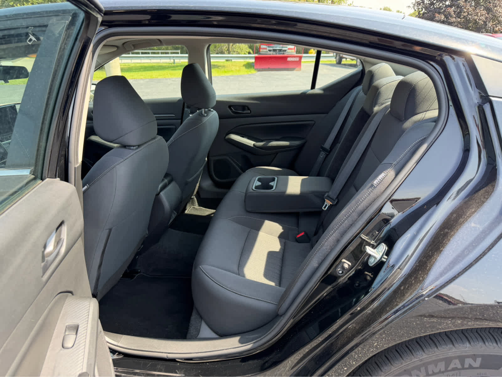 Used 2024 Nissan Altima 2.5 SV w/ SV Premium Package AWD/4WD image 15