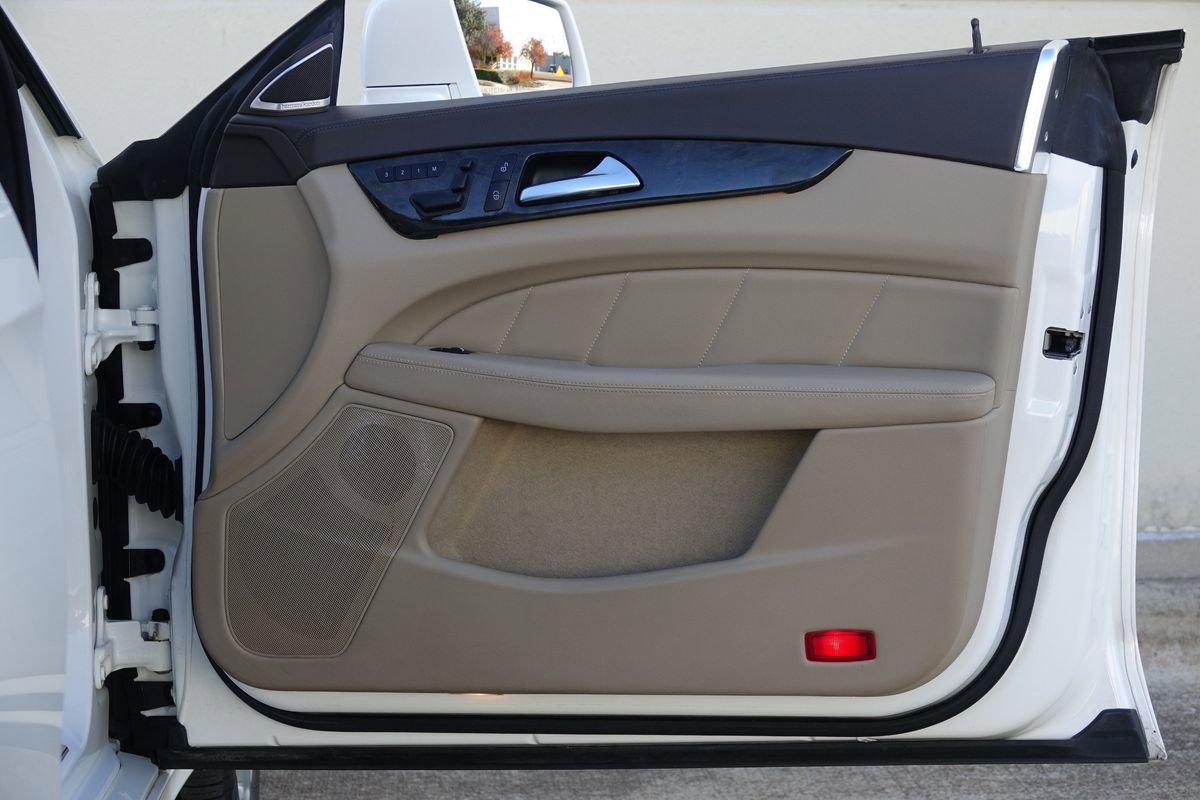 Used 2014 Mercedes-Benz CLS 550 4MATIC image 38