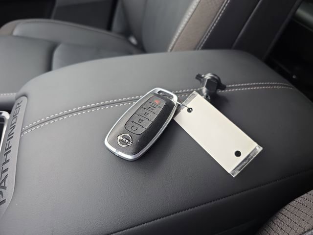 New 2025 Nissan Pathfinder SL w/ Black Appearance Package image 30