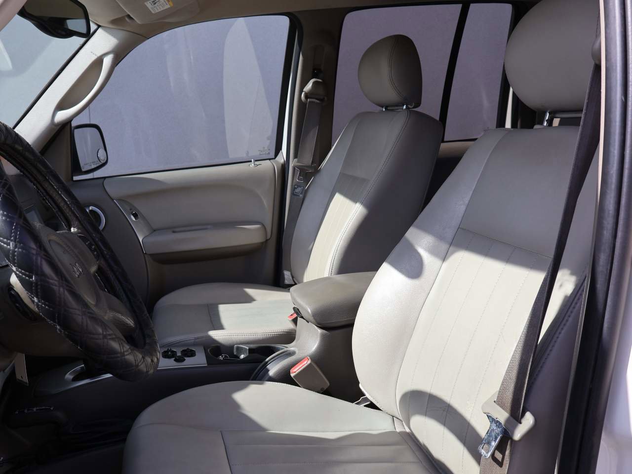 Used 2005 Jeep Liberty Limited AWD/4WD image 9
