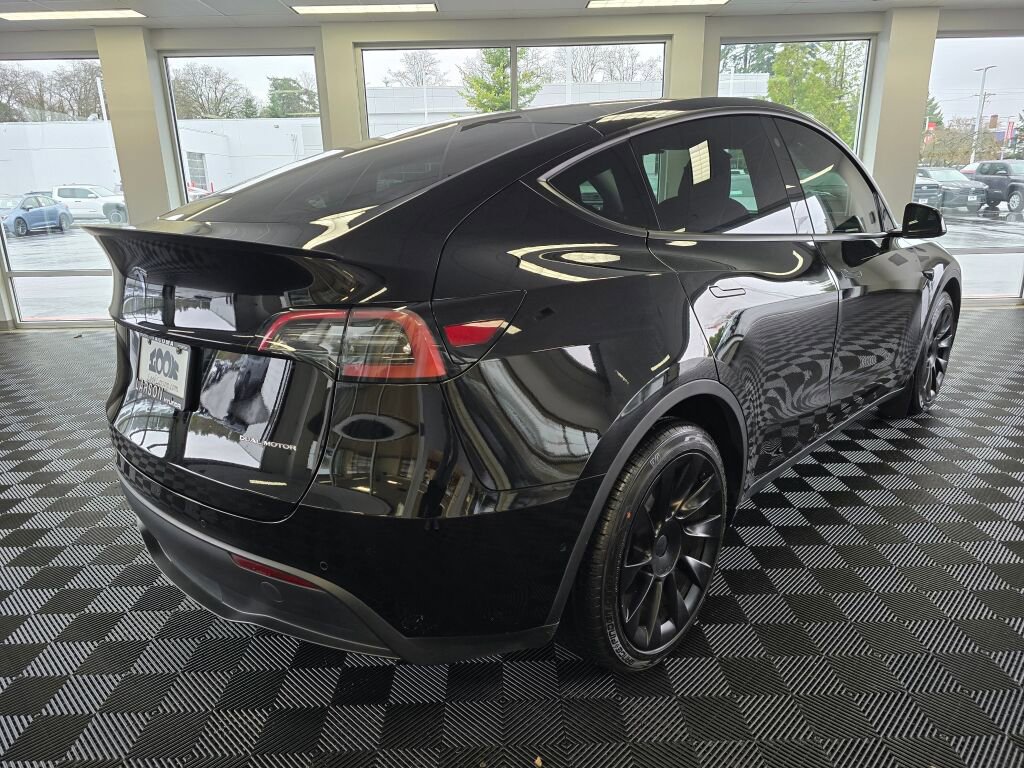 Used 2021 Tesla Model Y Long Range image 4