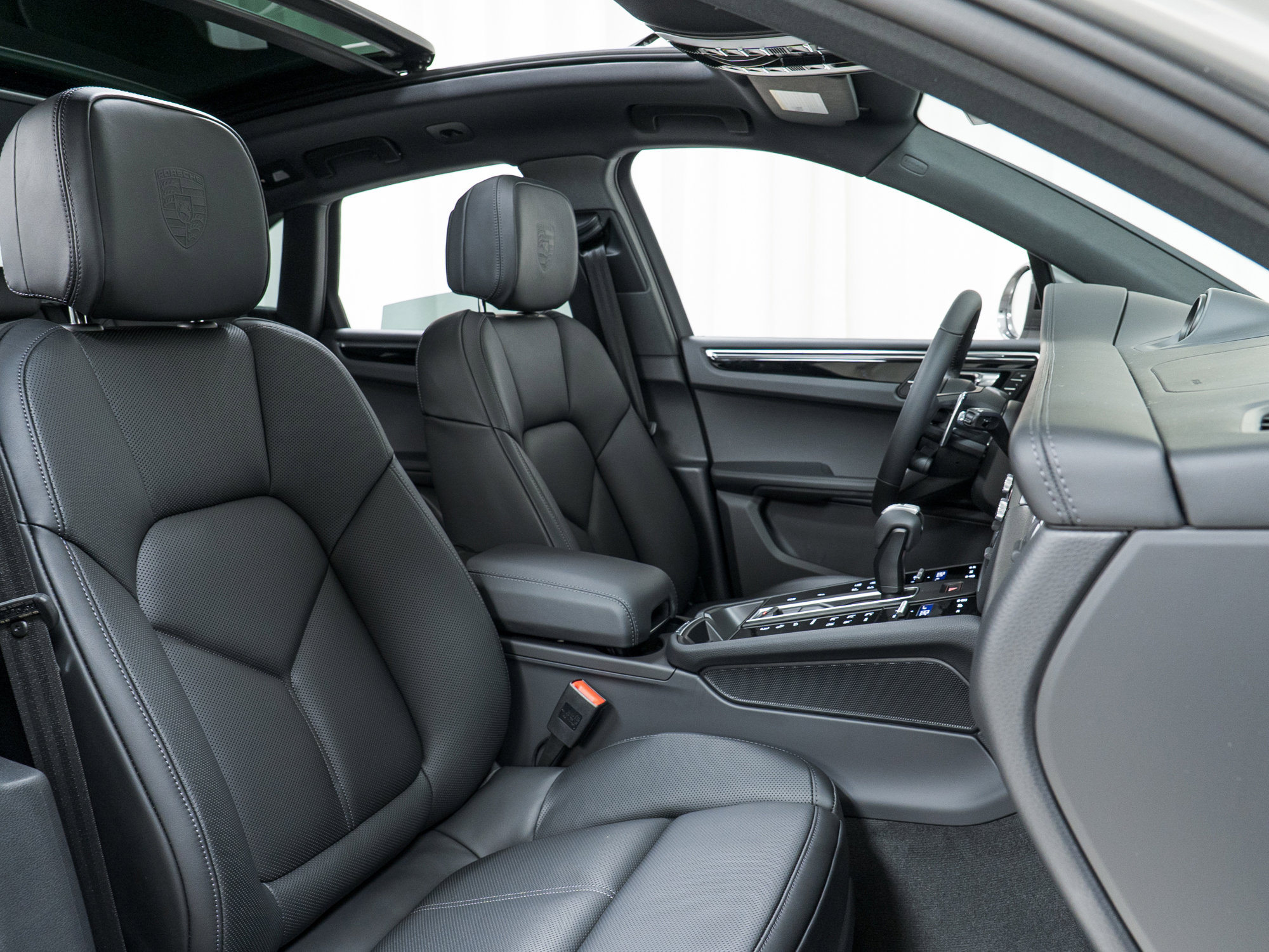 New 2025 Porsche Macan Turbo image 26