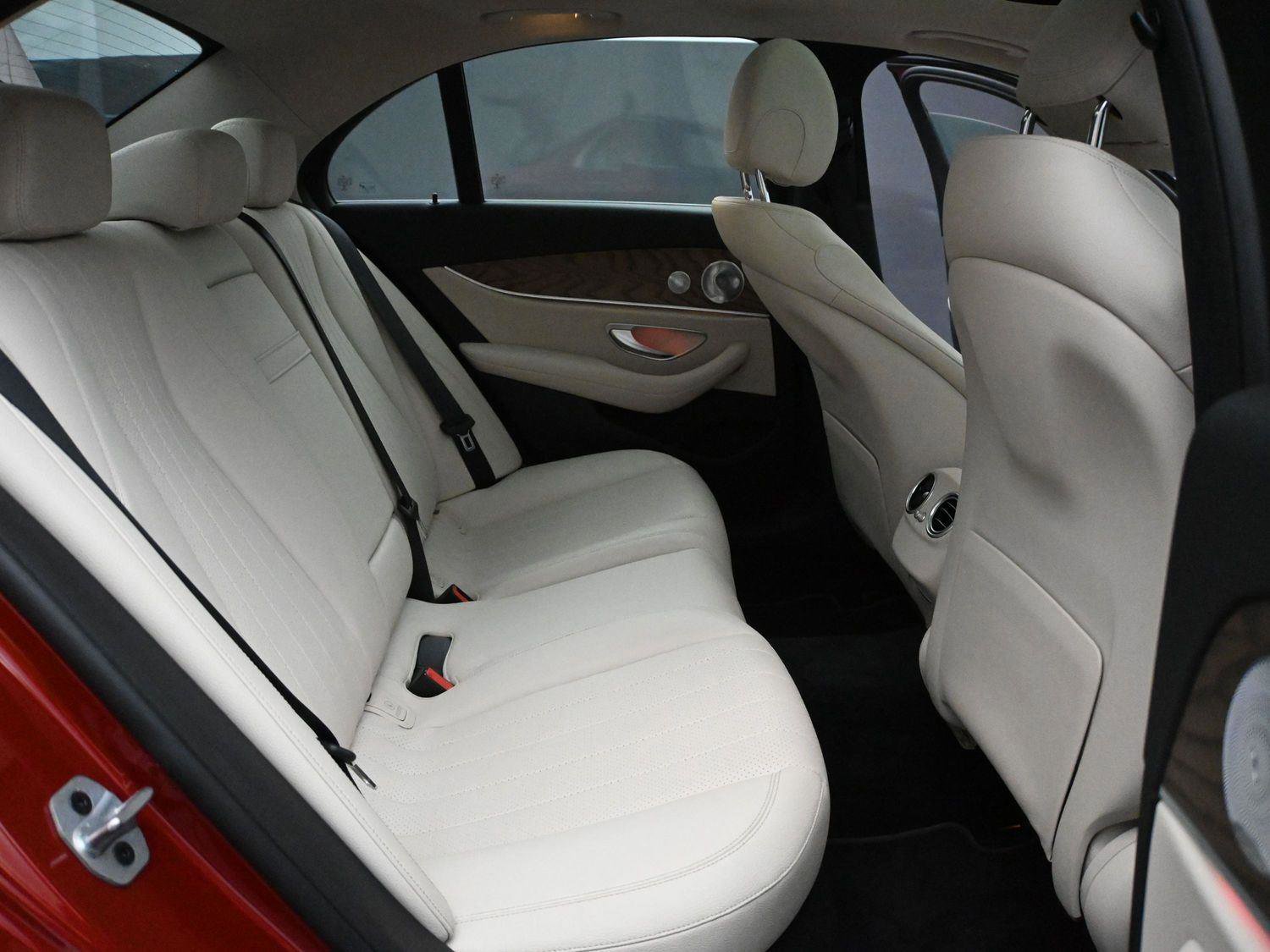 Used 2020 Mercedes-Benz E 350 4MATIC Sedan w/ Parking Assistance Package image 20