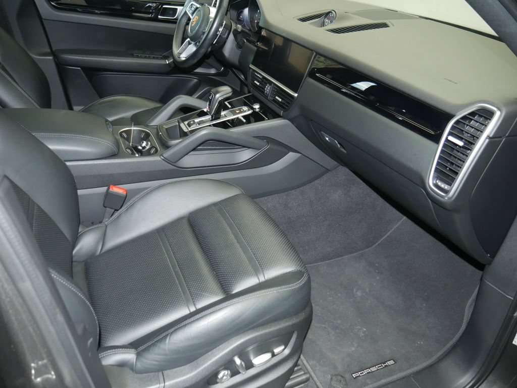 Certified 2021 Porsche Cayenne Coupe AWD/4WD image 24