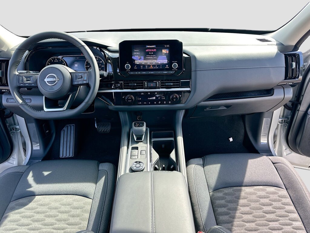 New 2025 Nissan Pathfinder SV image 3