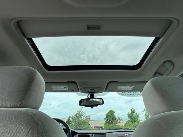 Used 2015 Chevrolet Impala LT w/ LT Sunroof Package FWD image 29