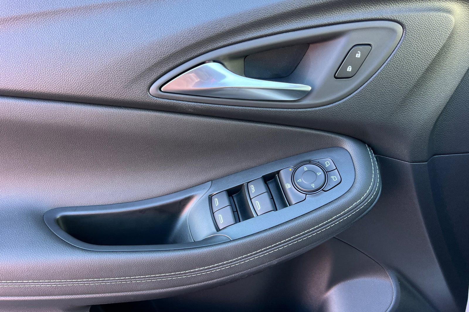 New 2026 Buick Encore GX Preferred w/ Comfort Package FWD image 9