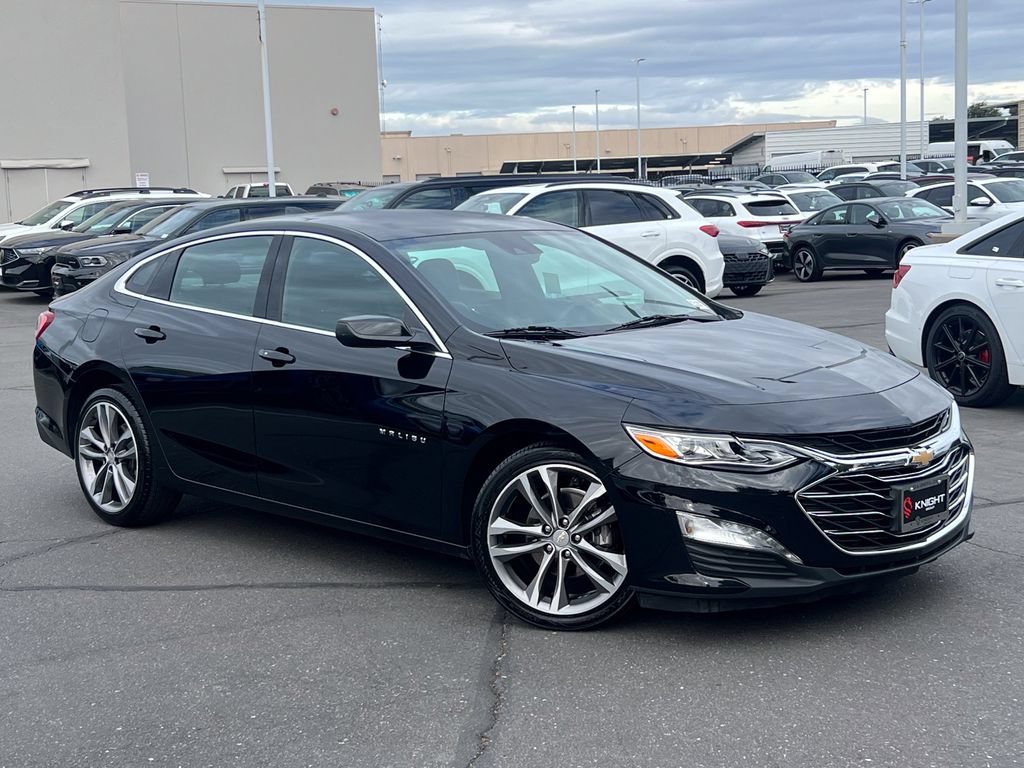 Used 2024 Chevrolet Malibu LT FWD image 2