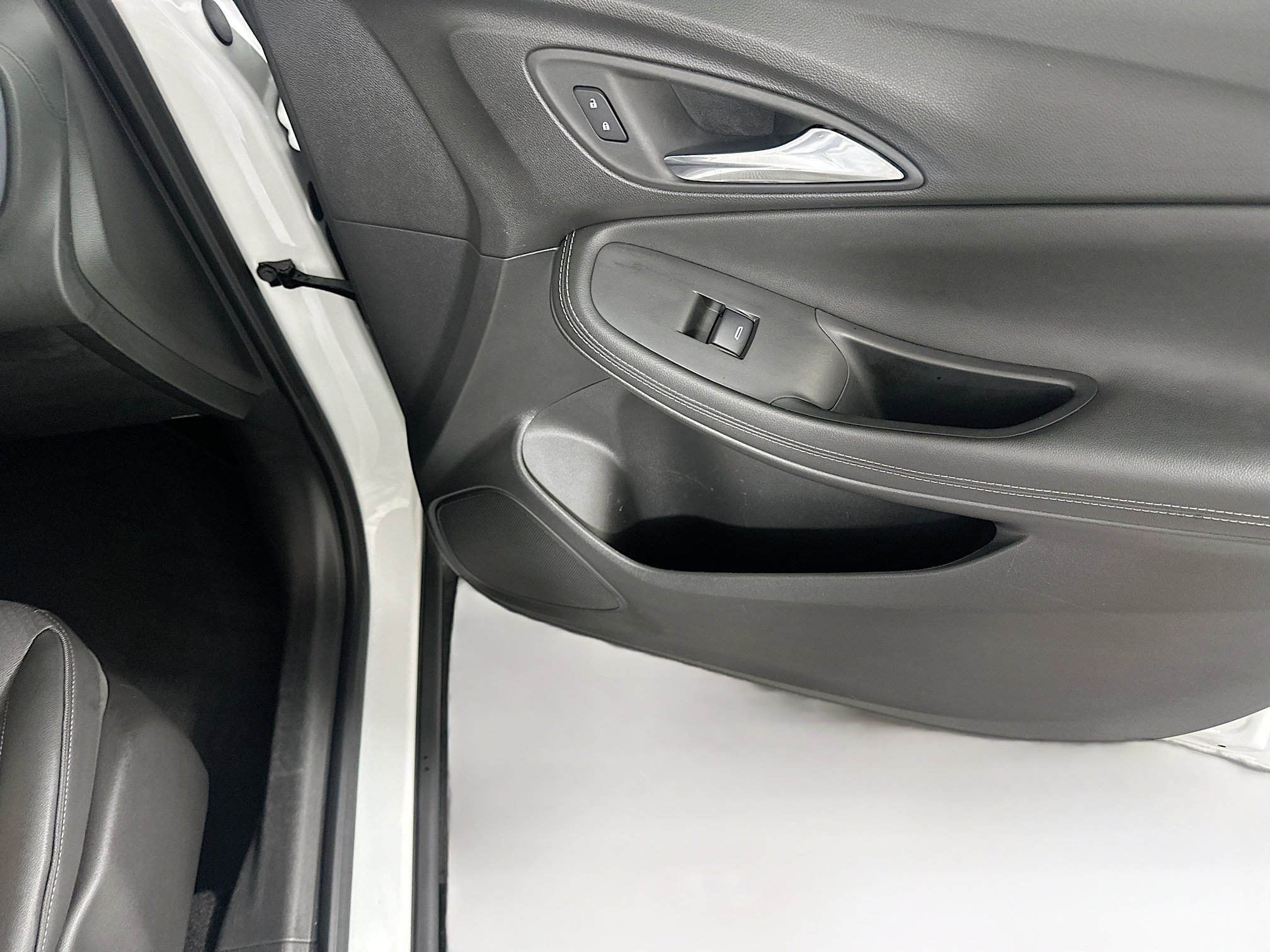 Used 2025 Buick Encore GX Preferred FWD image 30