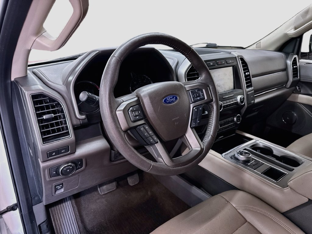 Used 2020 Ford Expedition XLT w/ Equipment Group 202A RWD image 11