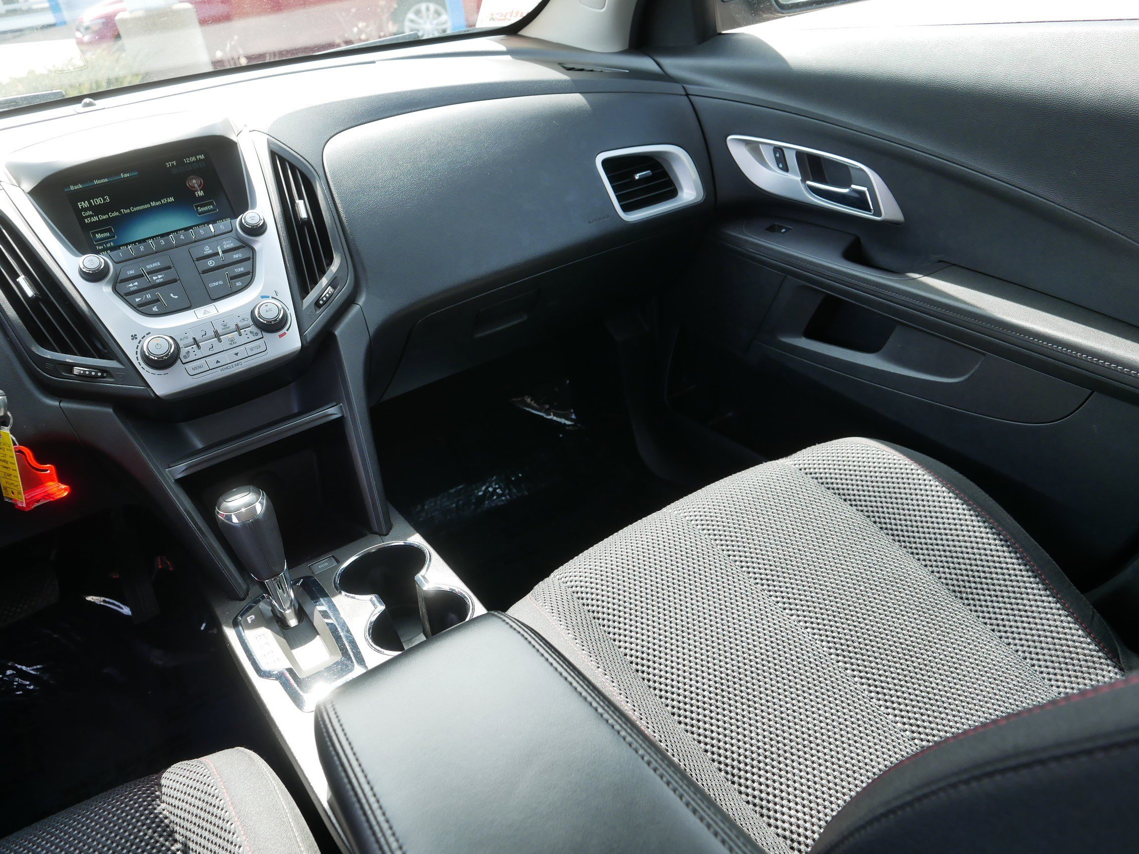 Used 2017 Chevrolet Equinox LT w/ Convenience Package image 11