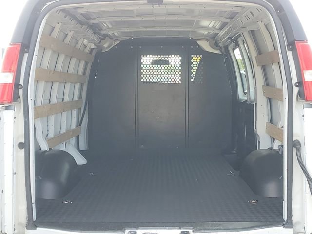 Used 2023 Chevrolet Express 2500 w/ Driver Convenience Package image 6