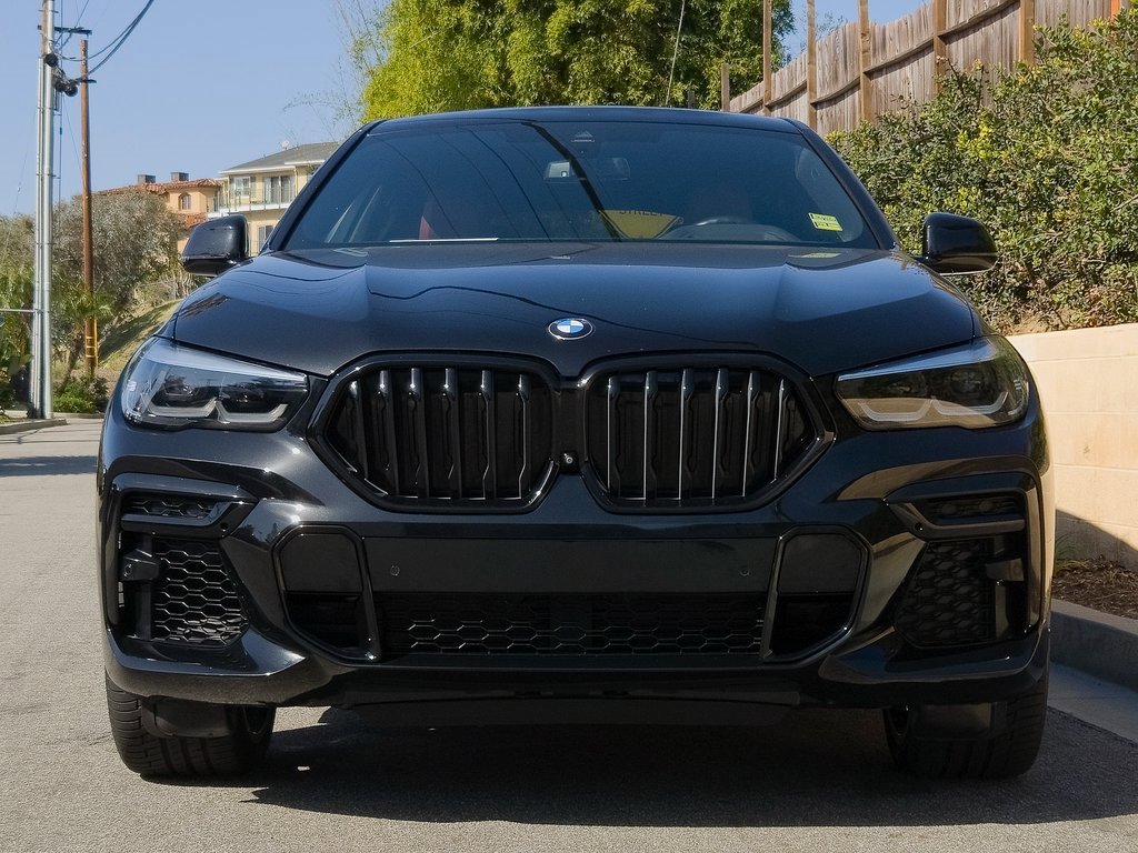 Used 2022 BMW X6 xDrive40i w/ M Sport Package image 3