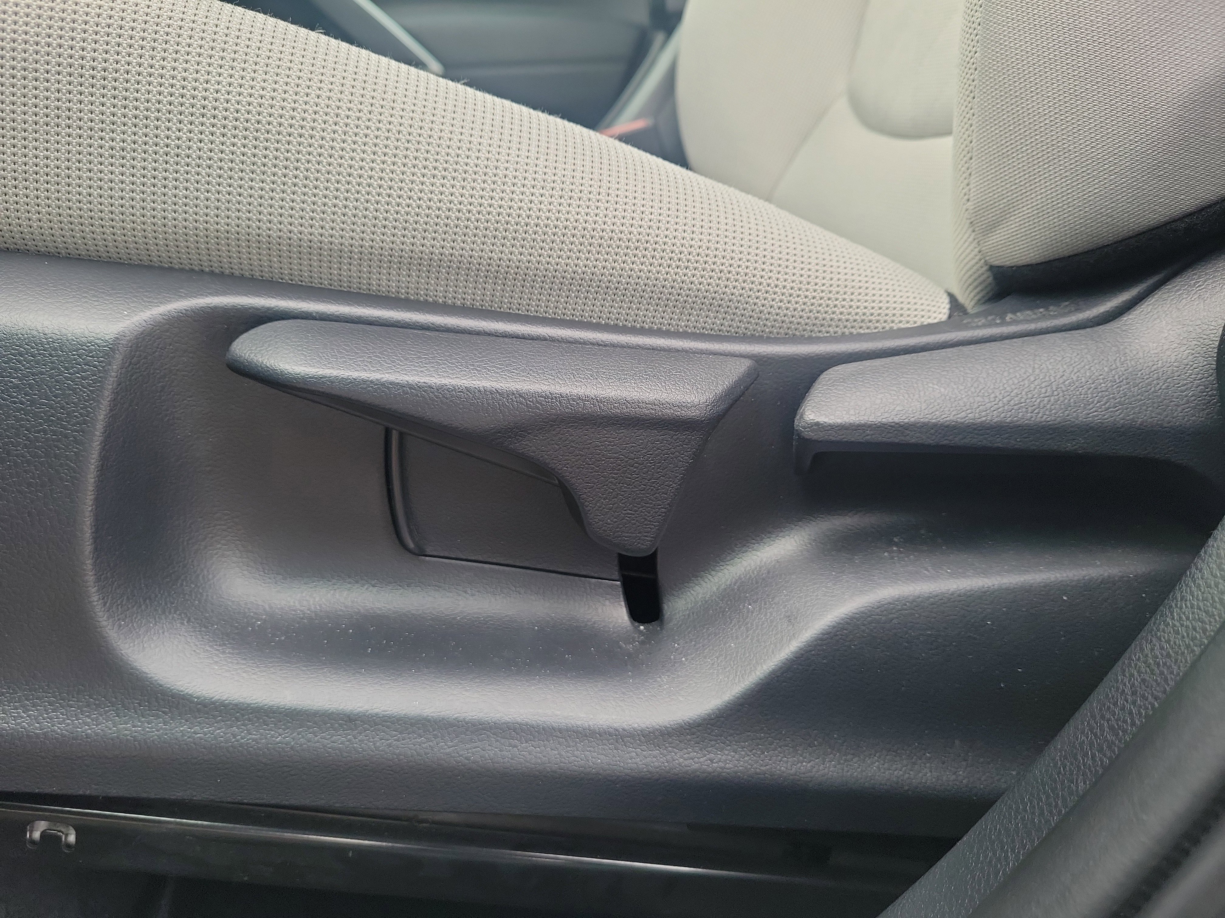 Used 2024 Toyota Corolla Cross L image 16