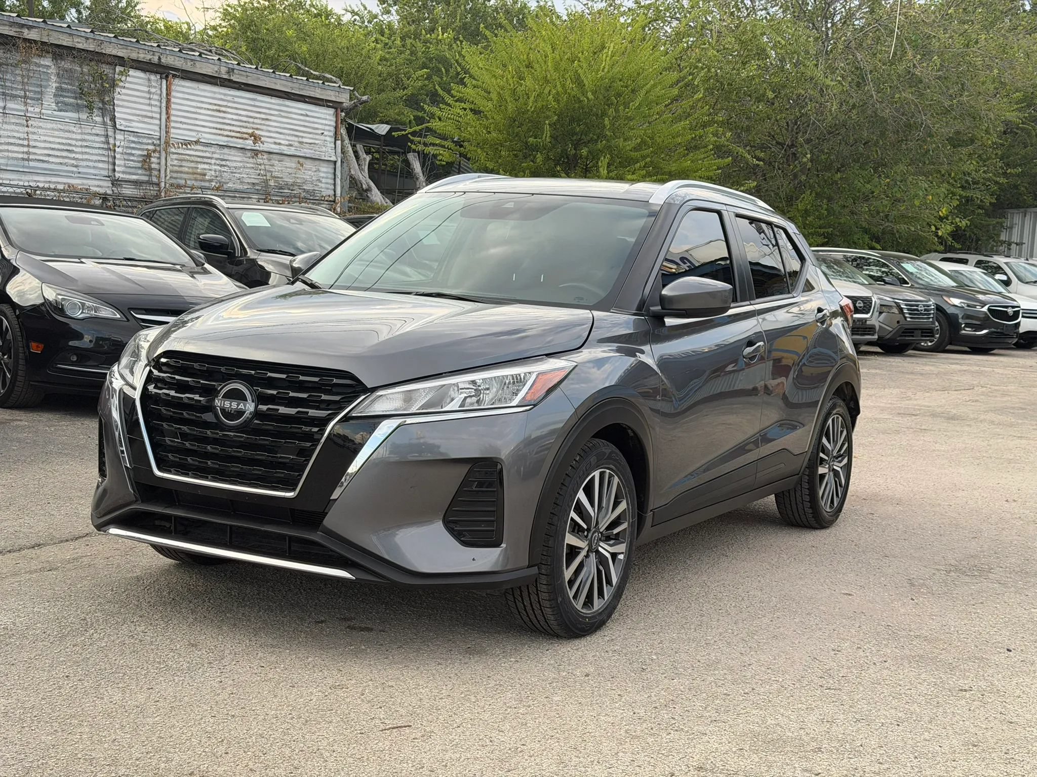 Used 2024 Nissan Kicks SV FWD image 2