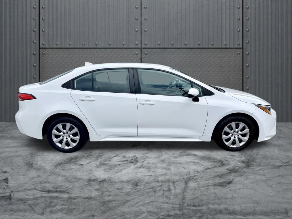 Used 2023 Toyota Corolla LE FWD image 2