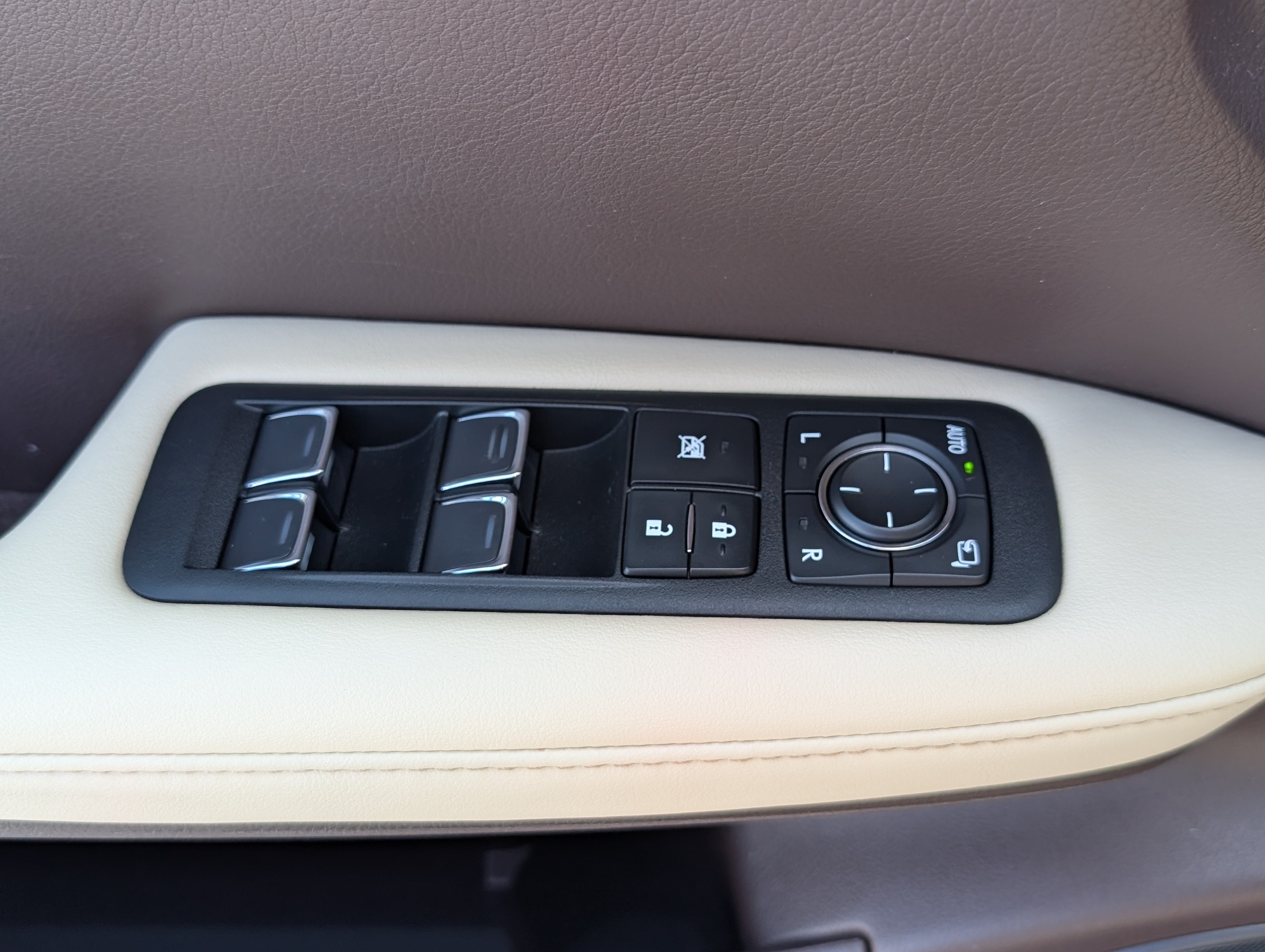 Used 2018 Lexus RX 450h AWD w/ Premium Package image 20