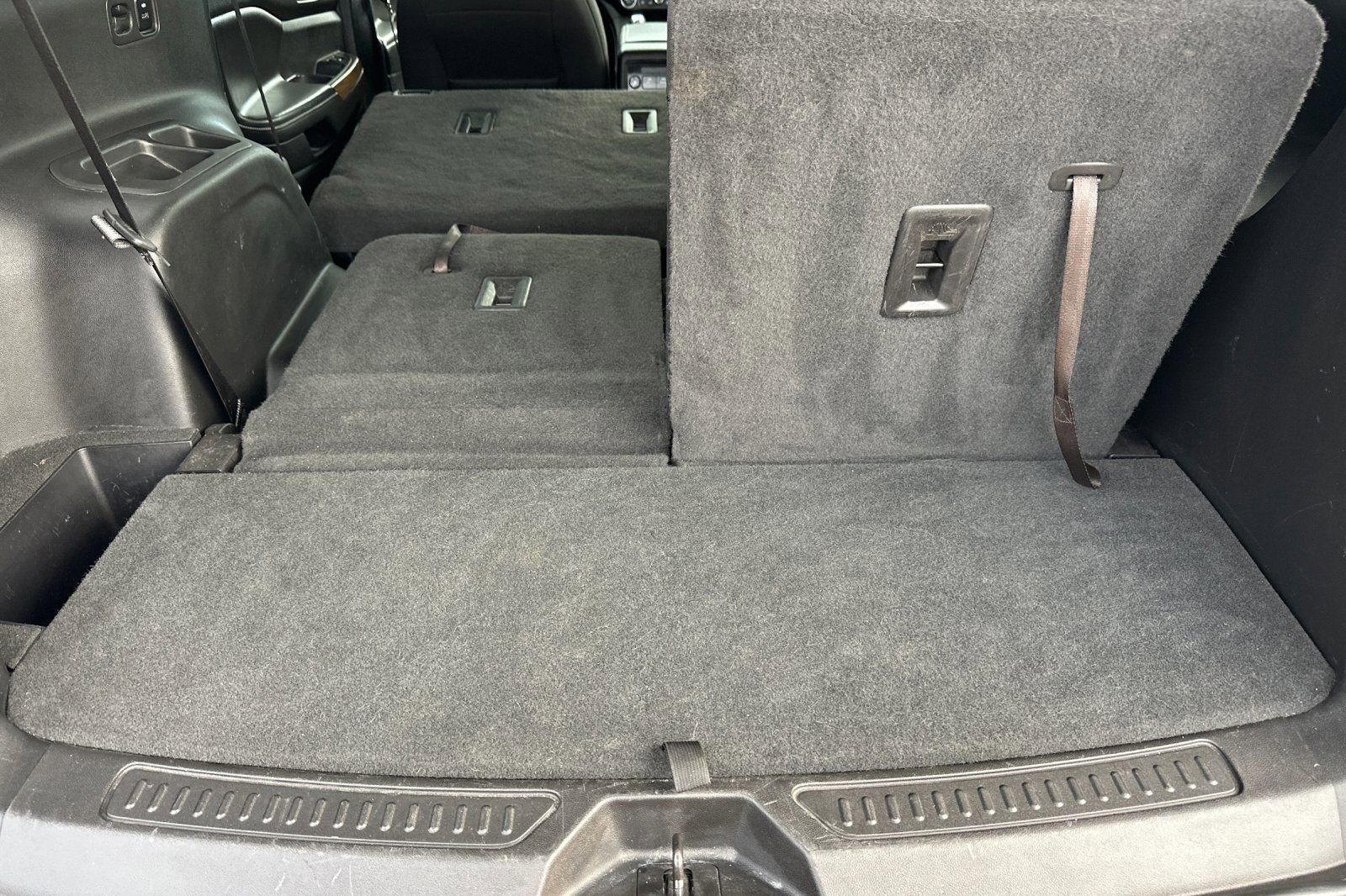 Used 2019 GMC Acadia SLE w/ LPO, Cargo Package image 17