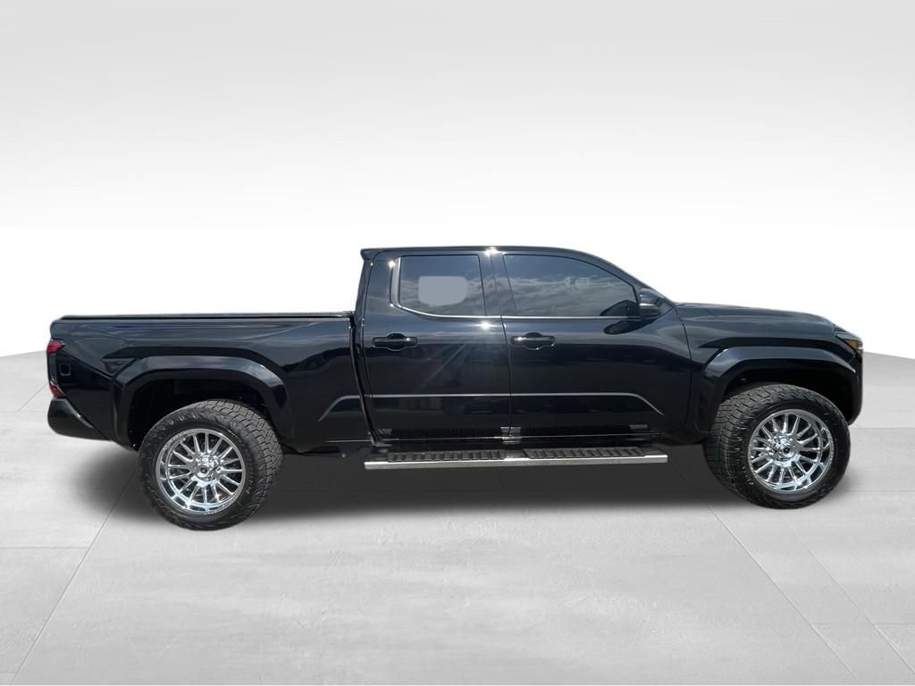 Used 2025 Toyota Tacoma TRD Sport w/ TRD Sport Upgrade Package AWD/4WD image 11