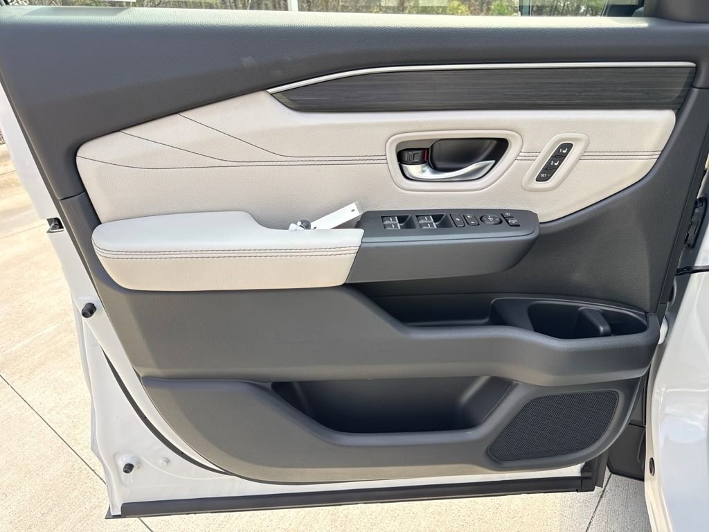 New 2026 Honda Pilot Touring image 14