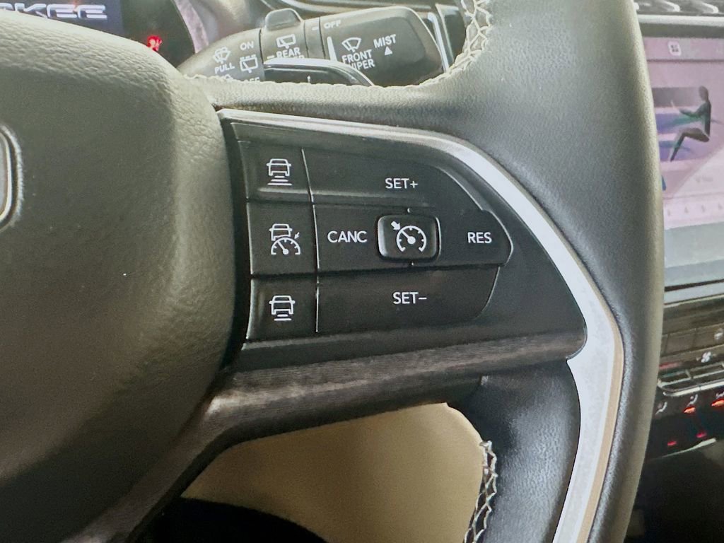 Used 2023 Jeep Grand Cherokee Limited AWD/4WD image 26